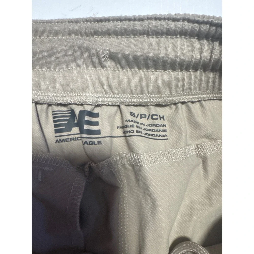 American‎ Eagle Shorts Mens Small Tan NWT Active Athletic Elastic Waist 28